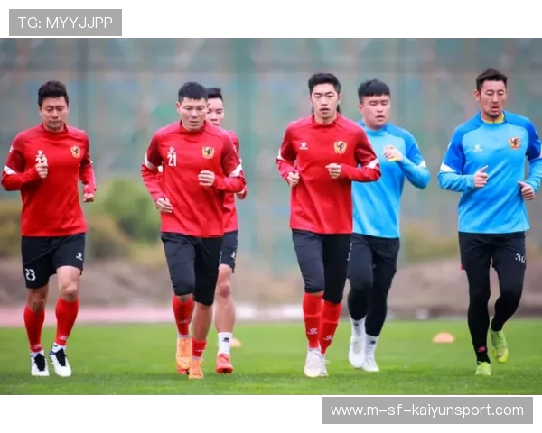 职业俱乐部是否设立球员伤病预防专项研究机构，足球职业病